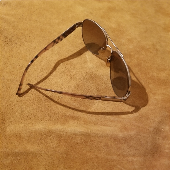 ⭐Vintage Burberry Aviators - Picture 3 of 7